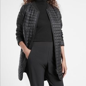 Athleta Grandview PimaLoft Shell. Black size M